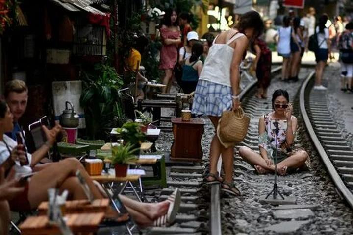 Hotspot Matrix: Biến 3 kiểu giày